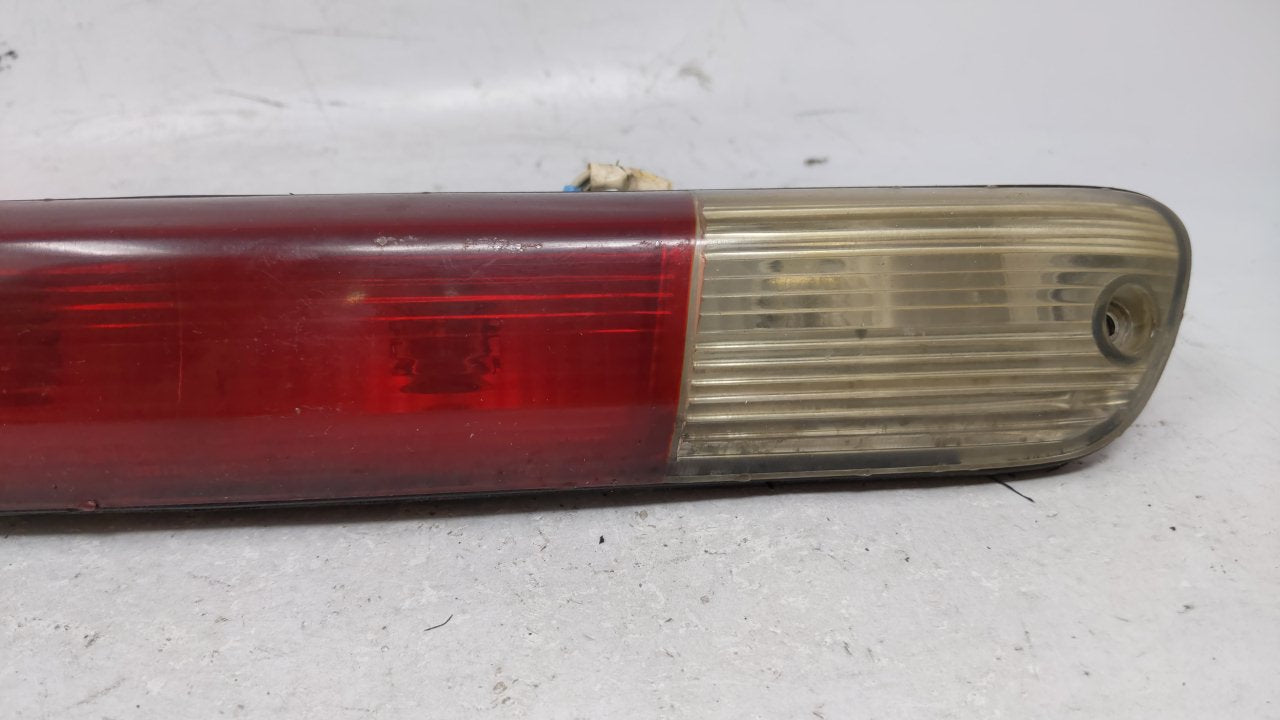 2005 Chevrolet Colorado Third Brake Light Tail Light P/N:97247013 Fits OEM Used Auto Parts - Oemusedautoparts1.com