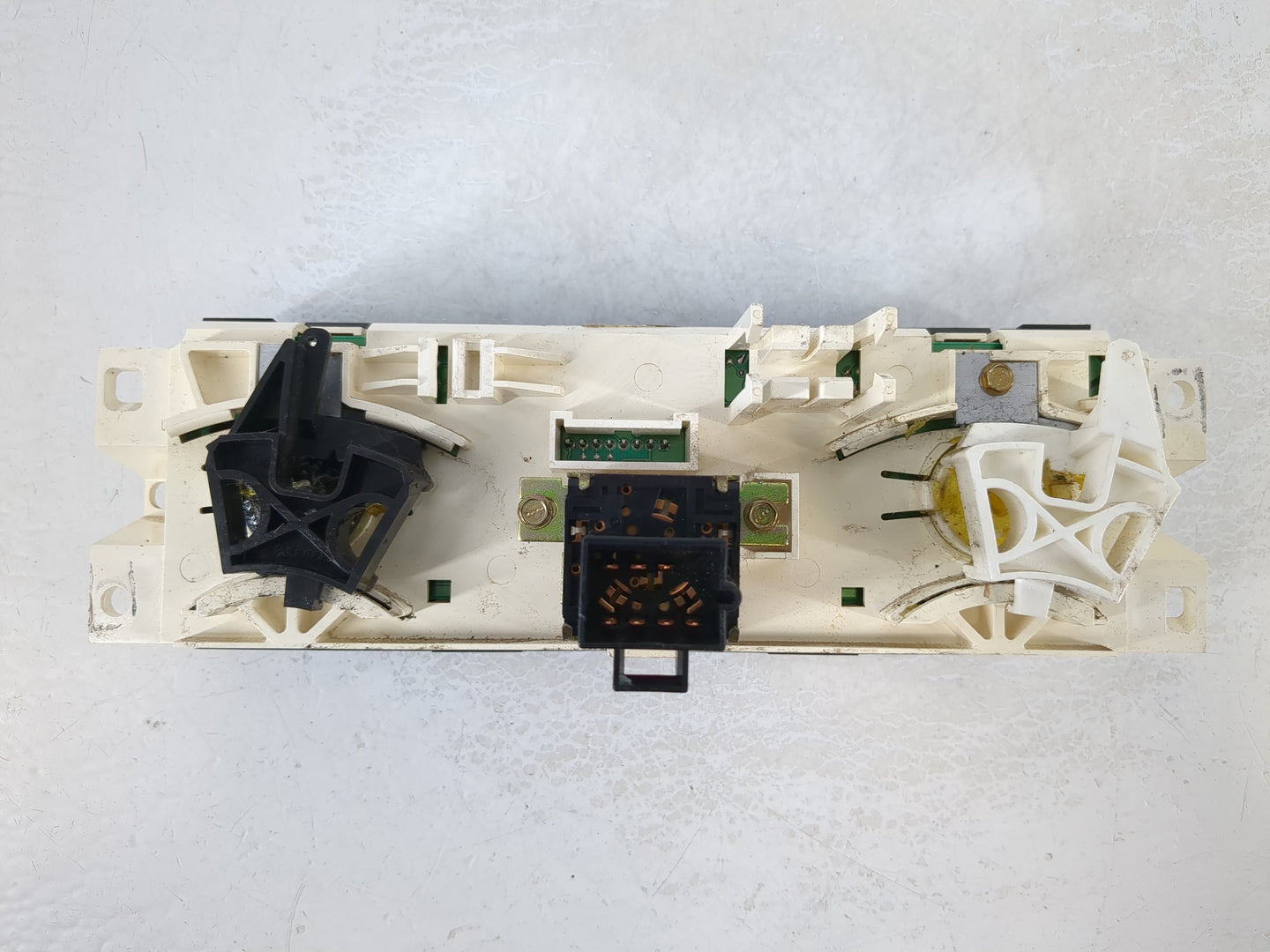 2004-2012 Chevrolet Colorado Climate Control Module Temperature AC/Heater Replacement P/N:152219225081 Fits OEM Used Auto Pa