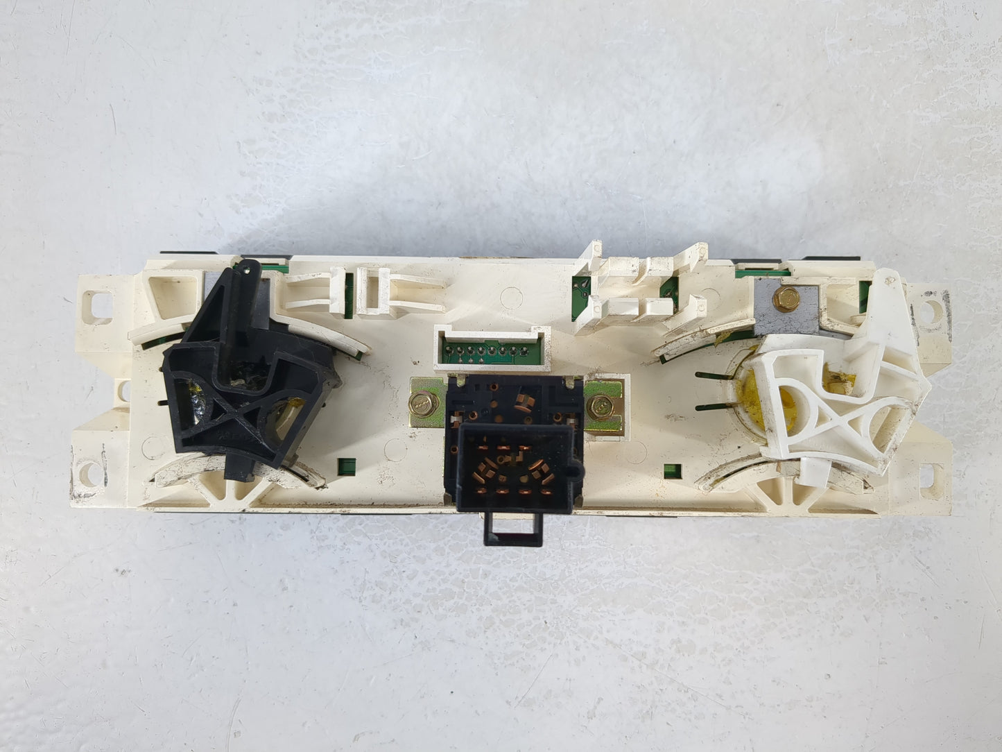 2004-2012 Chevrolet Colorado Climate Control Module Temperature AC/Heater Replacement P/N:152219225081 Fits OEM Used Auto Pa