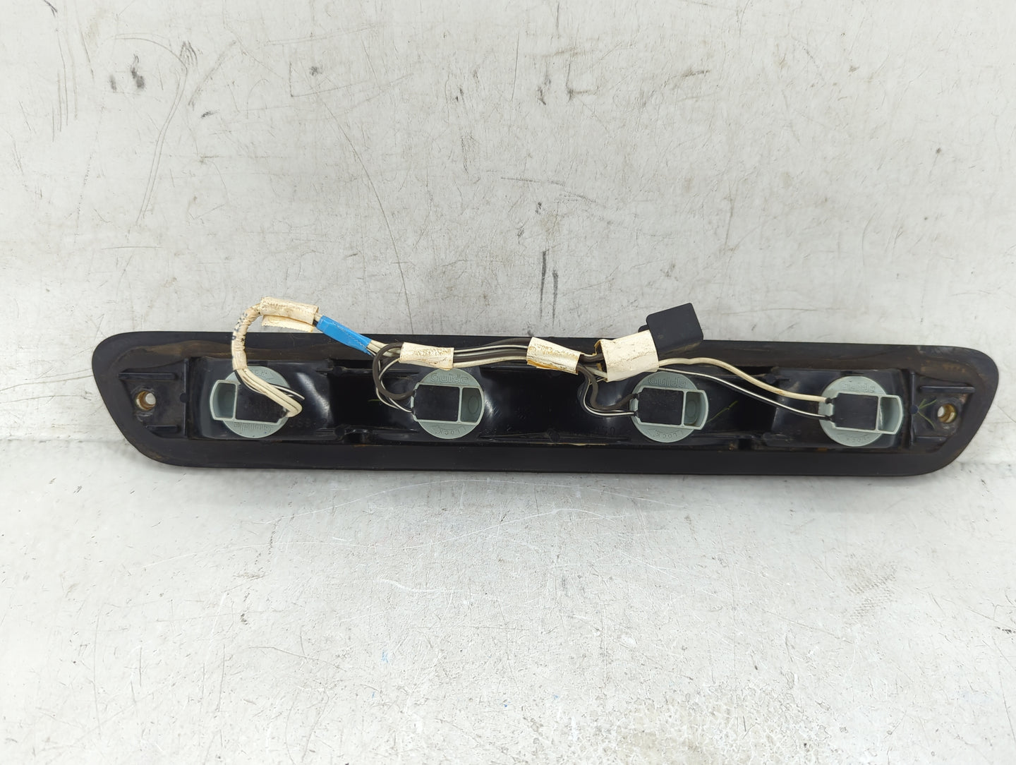 2005 Chevrolet Colorado Third Brake Light Tail Light Fits OEM Used Auto Parts - Oemusedautoparts1.com