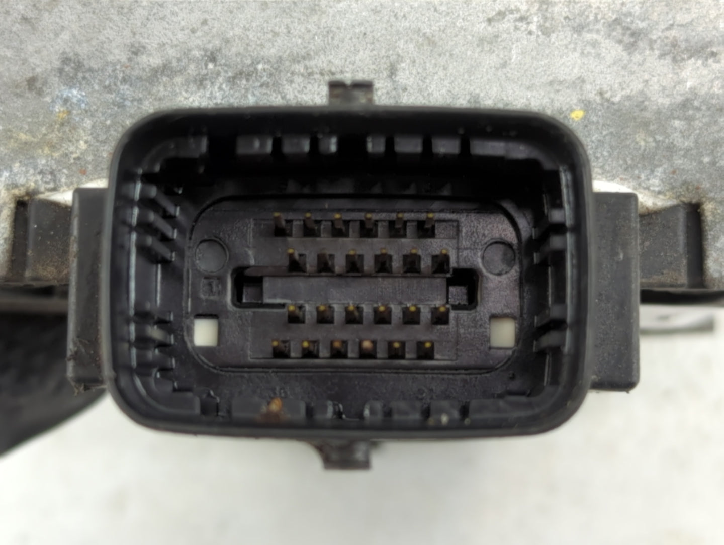 2005-2006 Chevrolet Equinox Chassis Control Module Ccm Bcm Body Control - Oemusedautoparts1.com