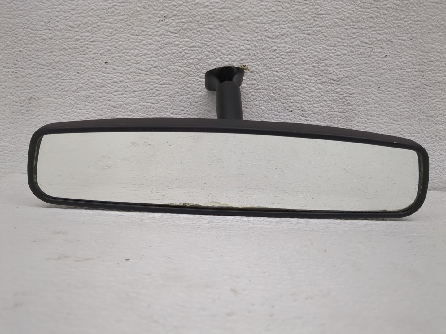 2005-2006 Chevrolet Equinox Interior Rear View Mirror Replacement OEM P/N:E8011083 Fits OEM Used Auto Parts - Oemusedautopar
