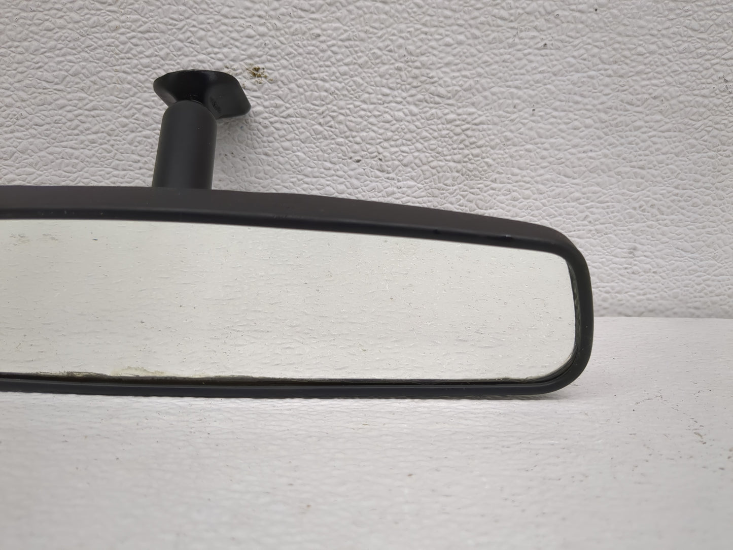 2005-2006 Chevrolet Equinox Interior Rear View Mirror Replacement OEM P/N:E8011083 Fits OEM Used Auto Parts - Oemusedautopar
