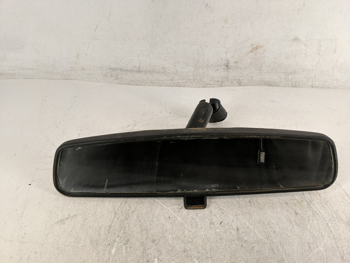 2005-2006 Chevrolet Equinox Interior Rear View Mirror Replacement OEM P/N:E8011083 Fits OEM Used Auto Parts - Oemusedautopar