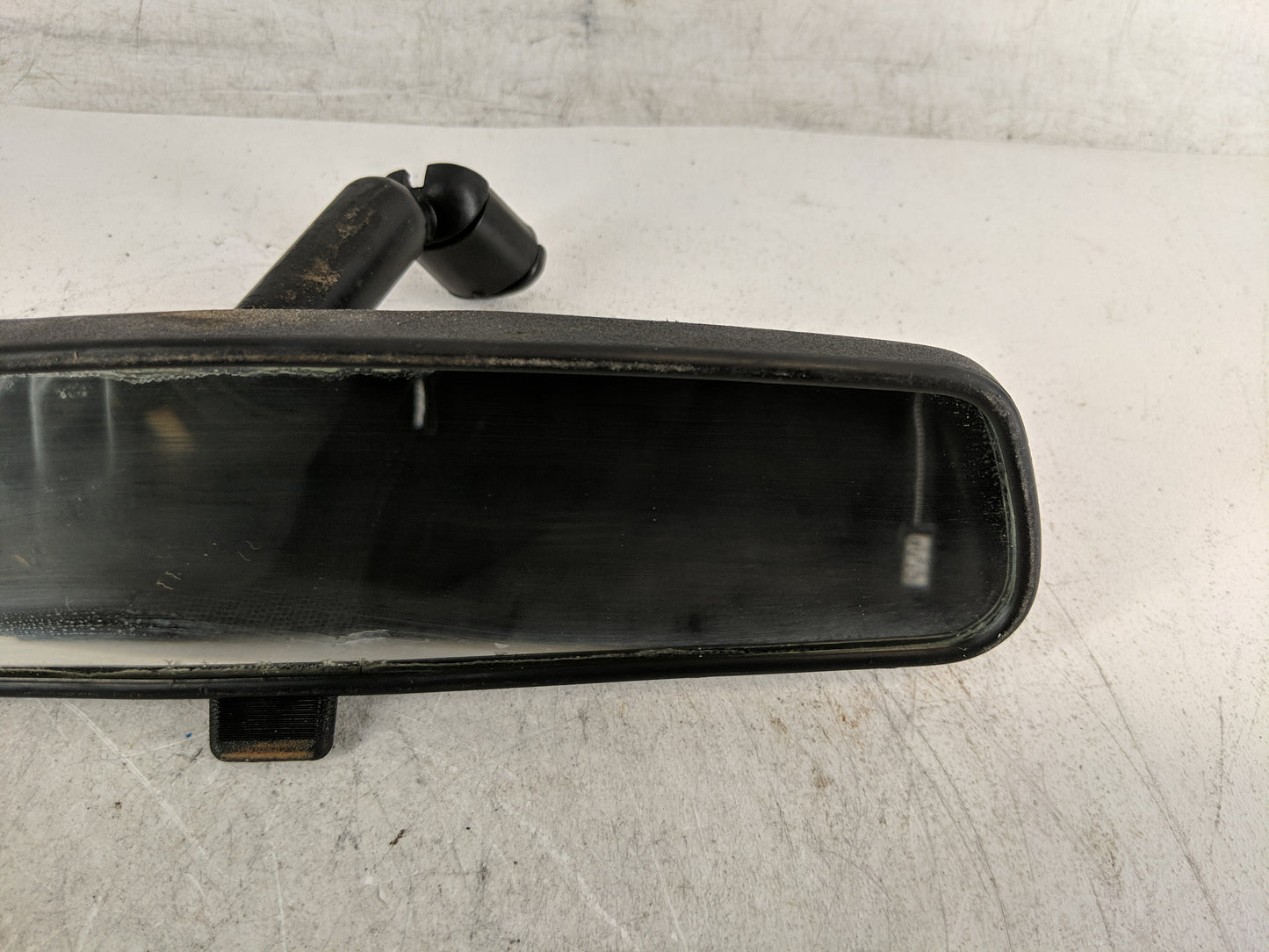 2005-2006 Chevrolet Equinox Interior Rear View Mirror Replacement OEM P/N:E8011083 Fits OEM Used Auto Parts - Oemusedautopar