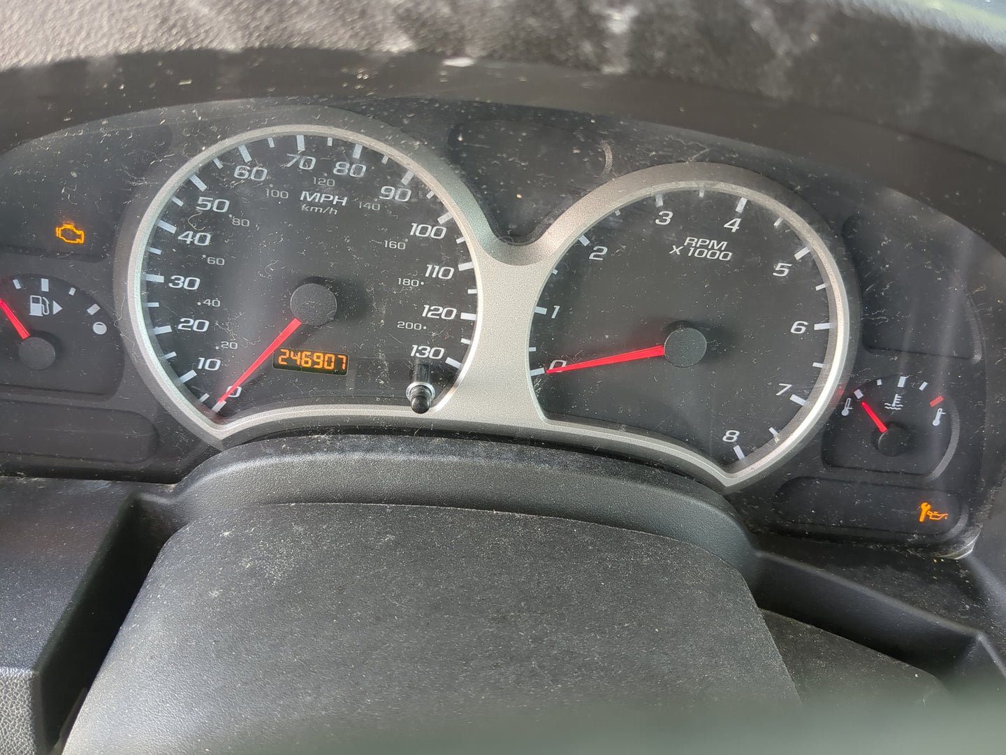 2005-2006 Chevrolet Equinox Instrument Cluster Speedometer Gauges Miles:247K Fits Fits 2005 2006 OEM Used Auto Parts - Oemus