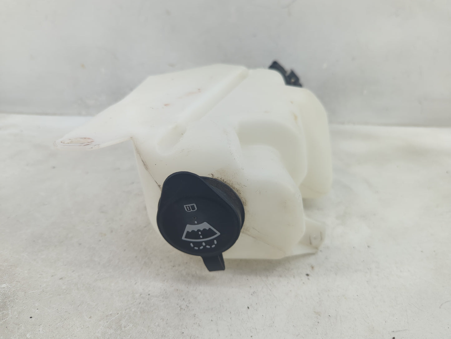 2005-2006 Chevrolet Equinox Windshield Washer Fluid Reservoir Bottle Oem - Oemusedautoparts1.com