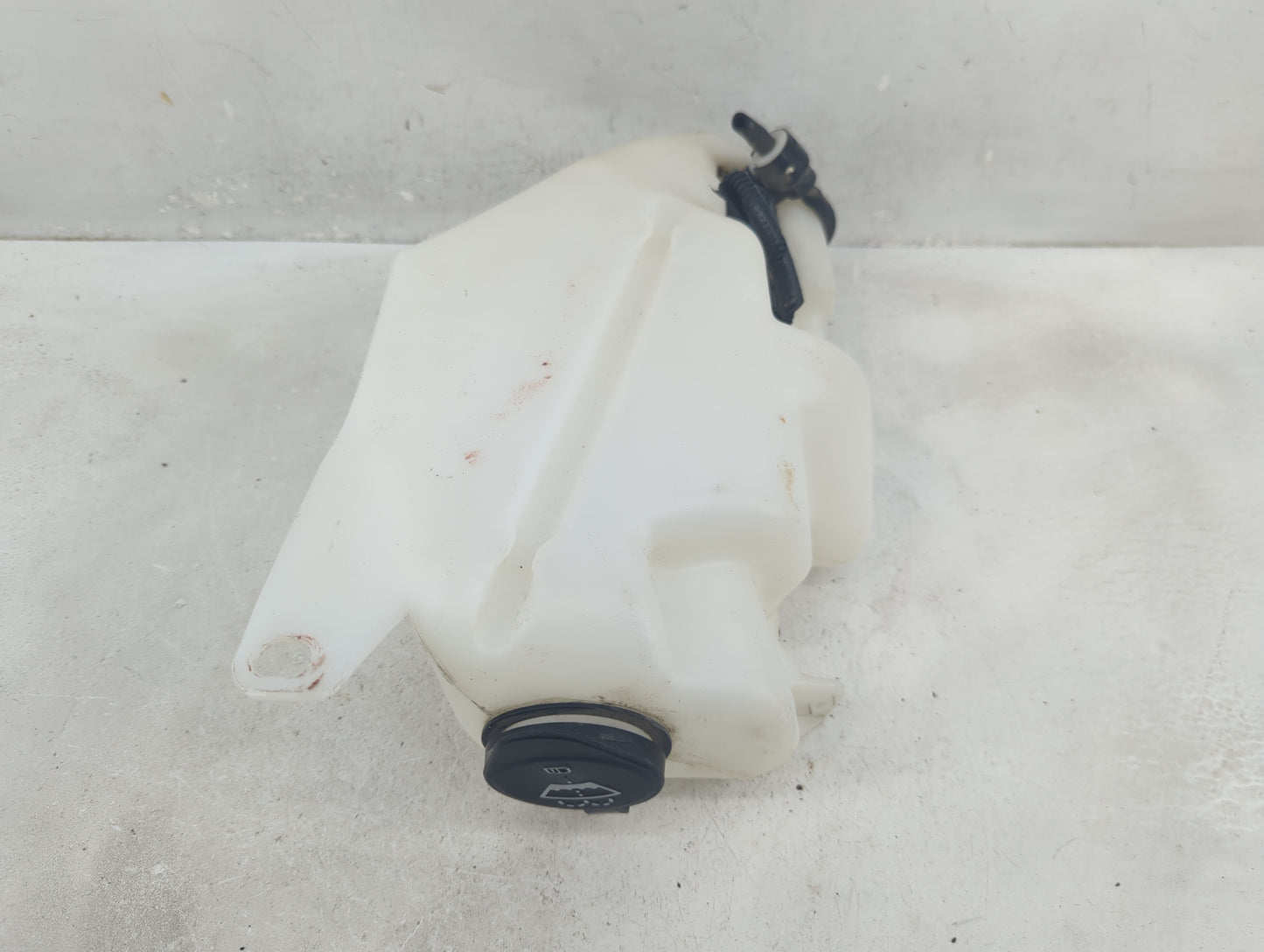 2005-2006 Chevrolet Equinox Windshield Washer Fluid Reservoir Bottle Oem - Oemusedautoparts1.com