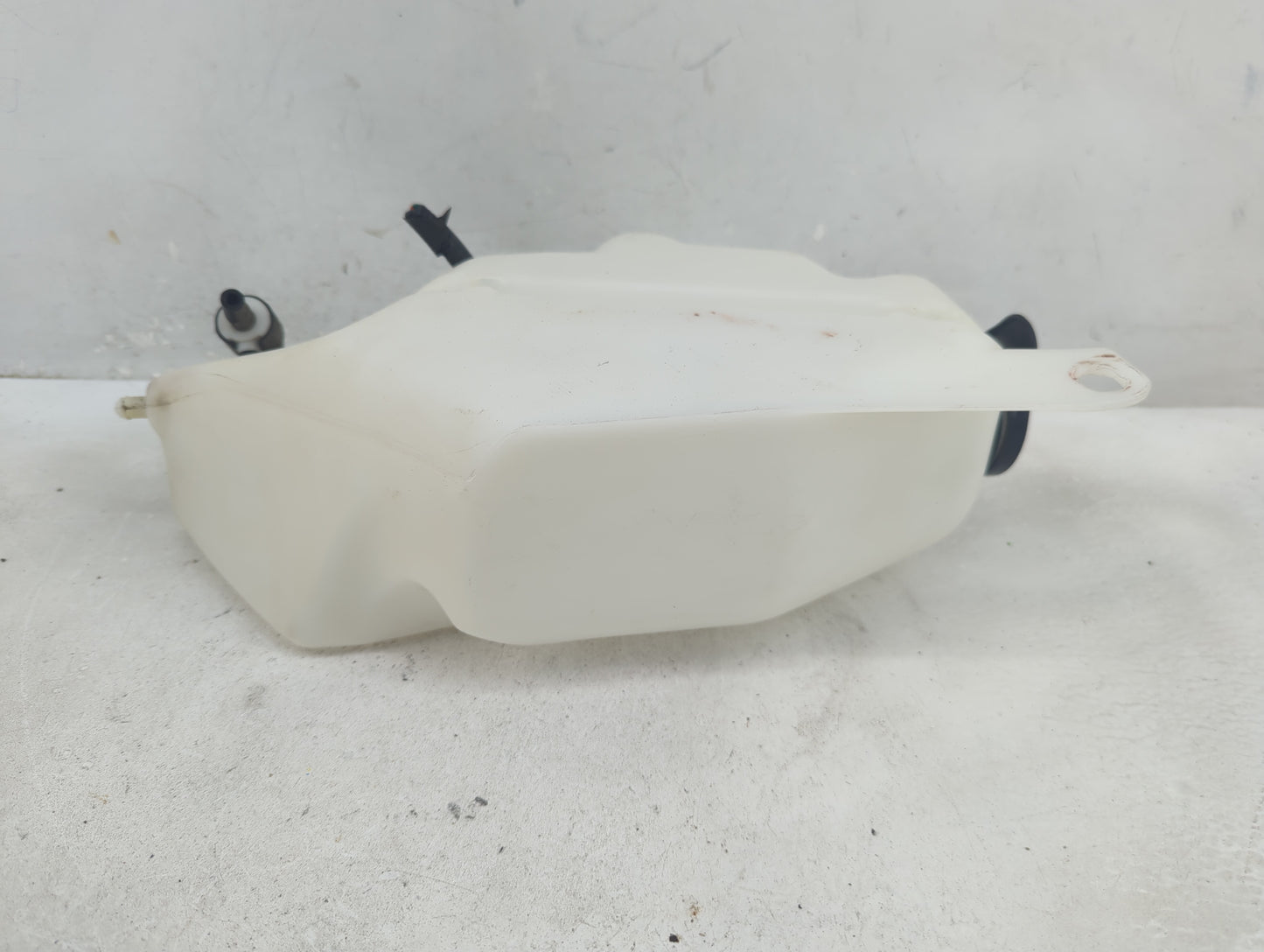 2005-2006 Chevrolet Equinox Windshield Washer Fluid Reservoir Bottle Oem - Oemusedautoparts1.com