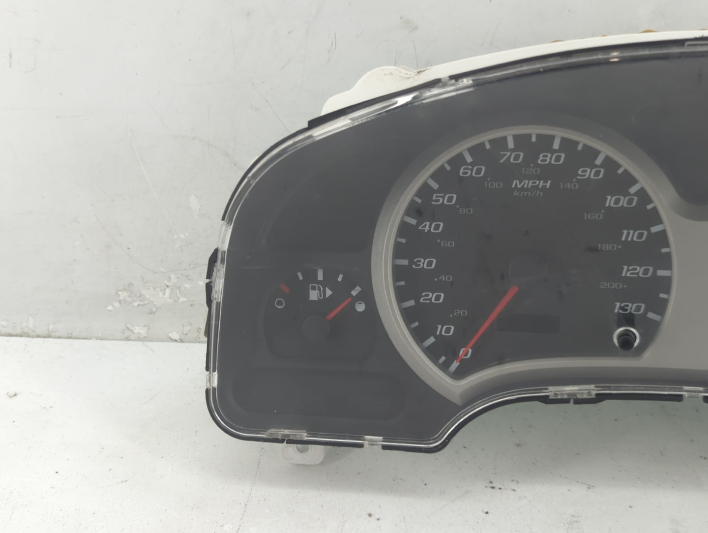 2005-2006 Chevrolet Equinox Instrument Cluster Speedometer Gauges P/N:191132043 Fits Fits 2005 2006 OEM Used Auto Parts - Oe