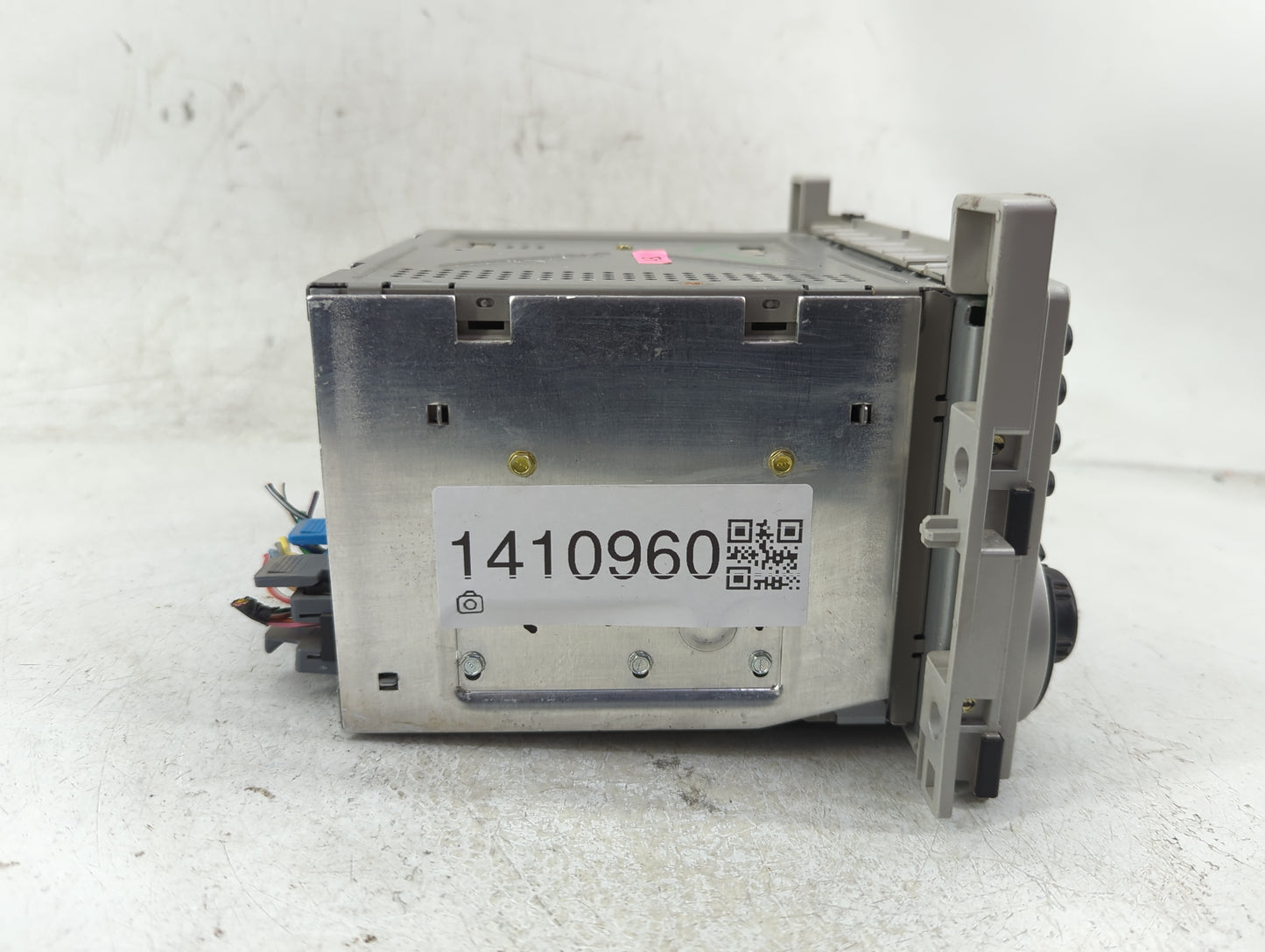 2005 Chevrolet Equinox Radio AM FM Cd Player Receiver Replacement P/N:15248614 Fits OEM Used Auto Parts - Oemusedautoparts1.