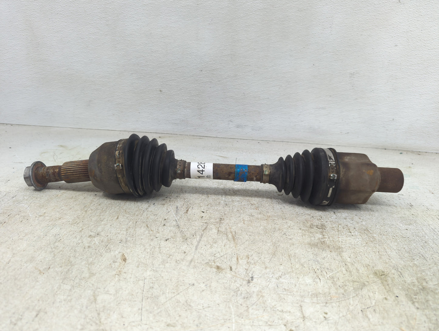 2005-2006 Chevrolet Equinox Axle Shaft Front Passenger Cv C/v - Oemusedautoparts1.com