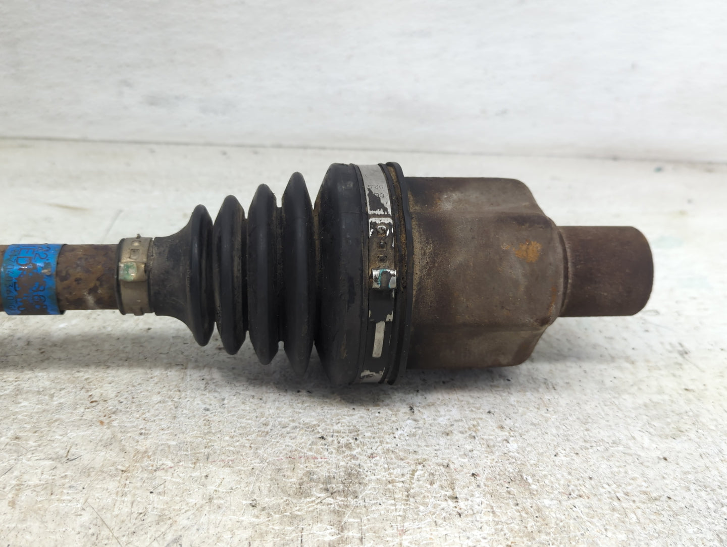 2005-2006 Chevrolet Equinox Axle Shaft Front Passenger Cv C/v - Oemusedautoparts1.com