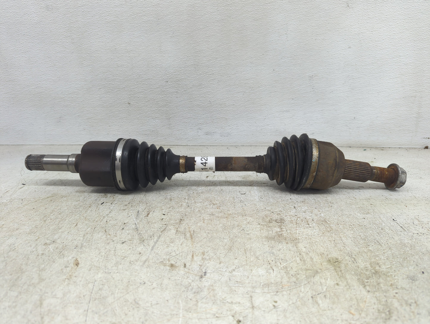 2005-2006 Chevrolet Equinox Axle Shaft Front Driver Cv C/v - Oemusedautoparts1.com