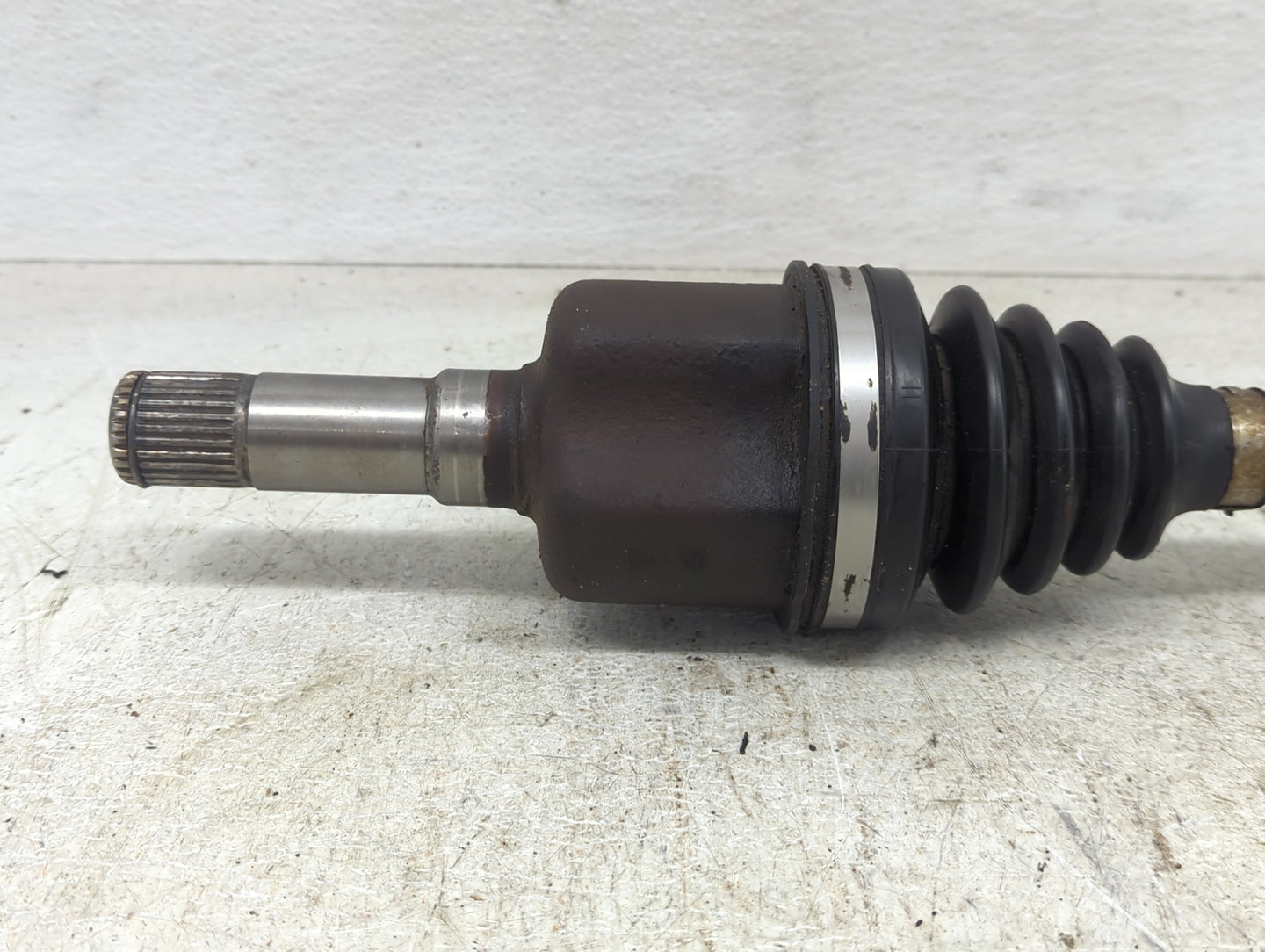 2005-2006 Chevrolet Equinox Axle Shaft Front Driver Cv C/v - Oemusedautoparts1.com