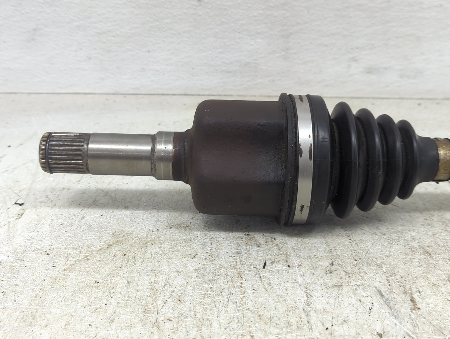 2005-2006 Chevrolet Equinox Axle Shaft Front Driver Cv C/v - Oemusedautoparts1.com