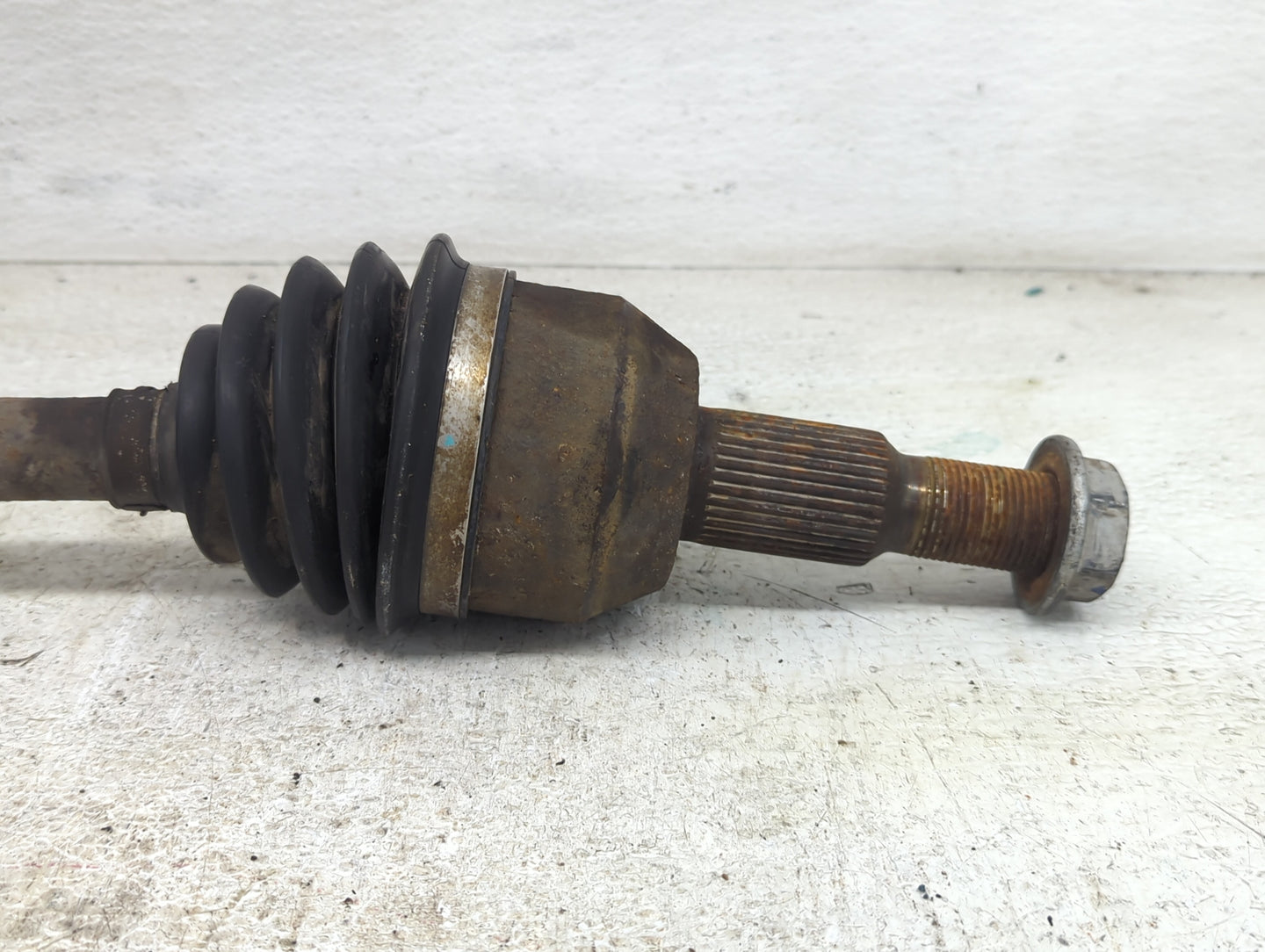 2005-2006 Chevrolet Equinox Axle Shaft Front Driver Cv C/v - Oemusedautoparts1.com
