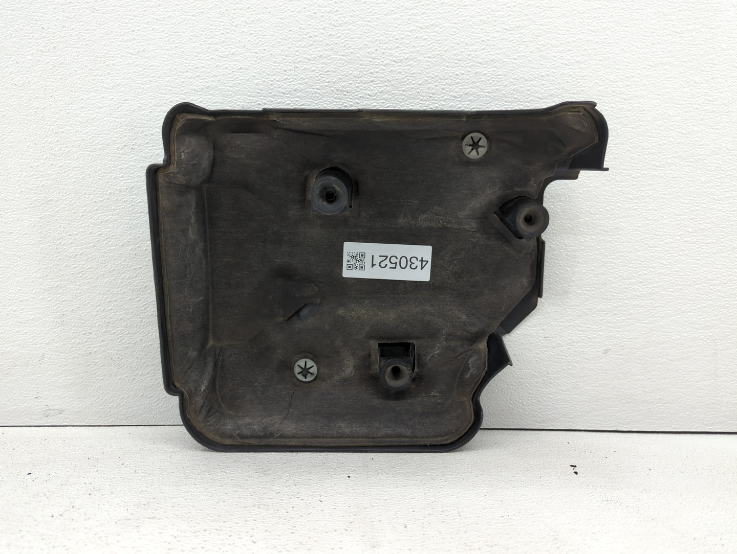 2005 Chevrolet Equinox Engine Cover - Oemusedautoparts1.com