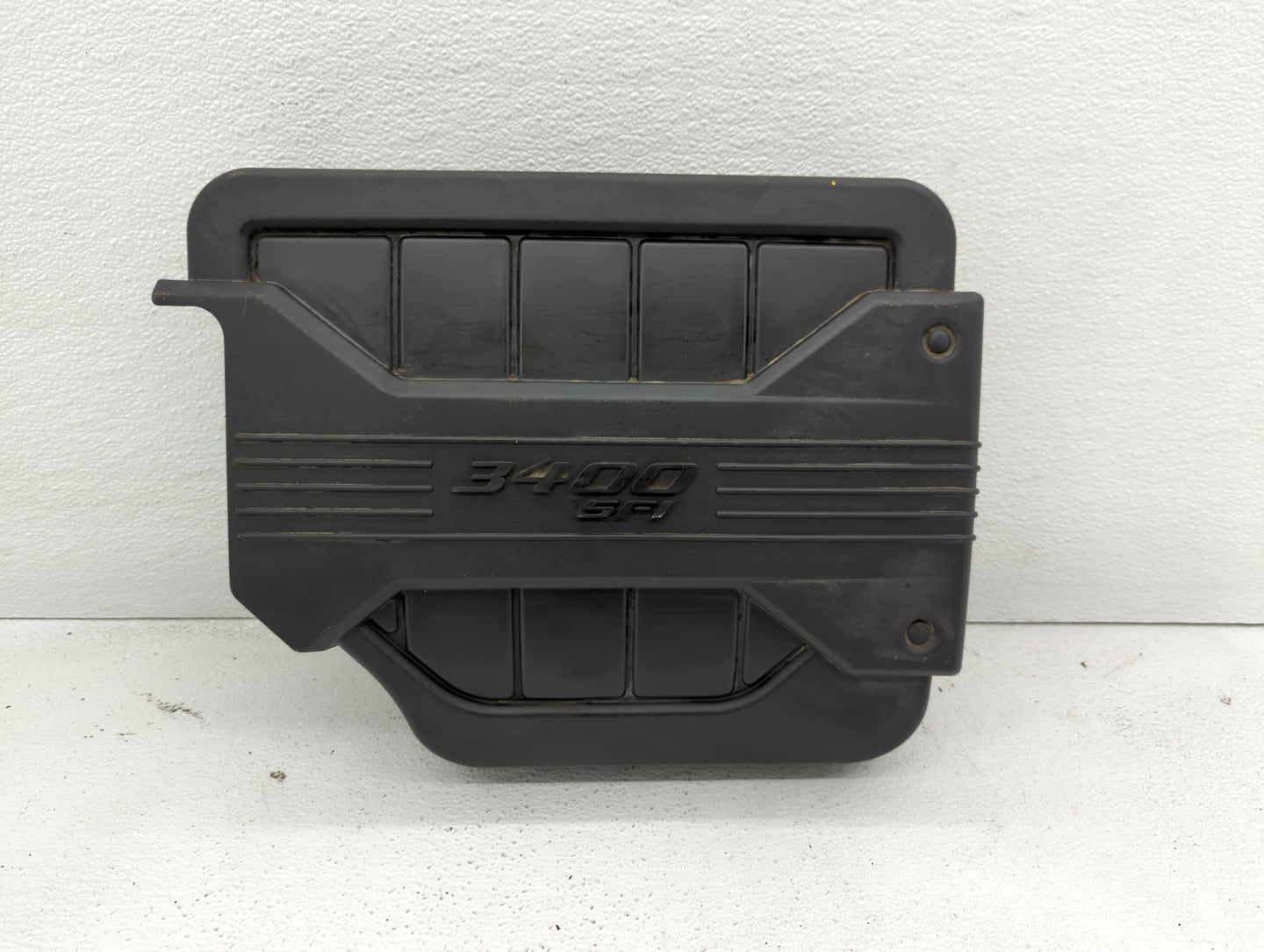 2005 Chevrolet Equinox Engine Cover - Oemusedautoparts1.com