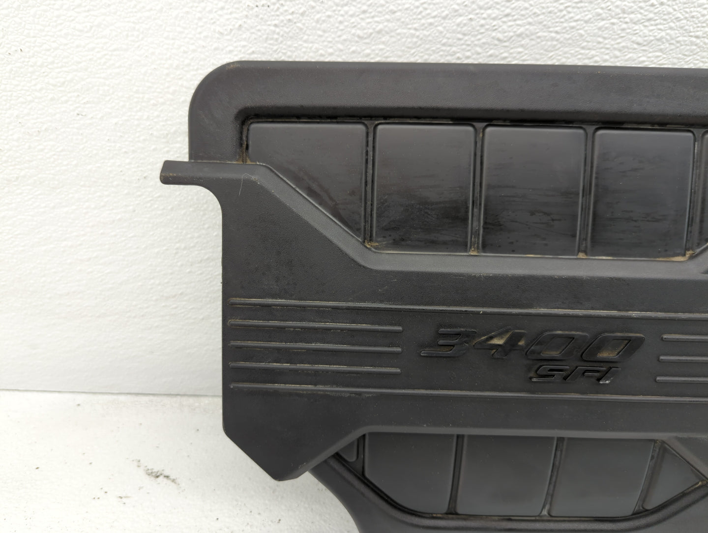 2005 Chevrolet Equinox Engine Cover - Oemusedautoparts1.com