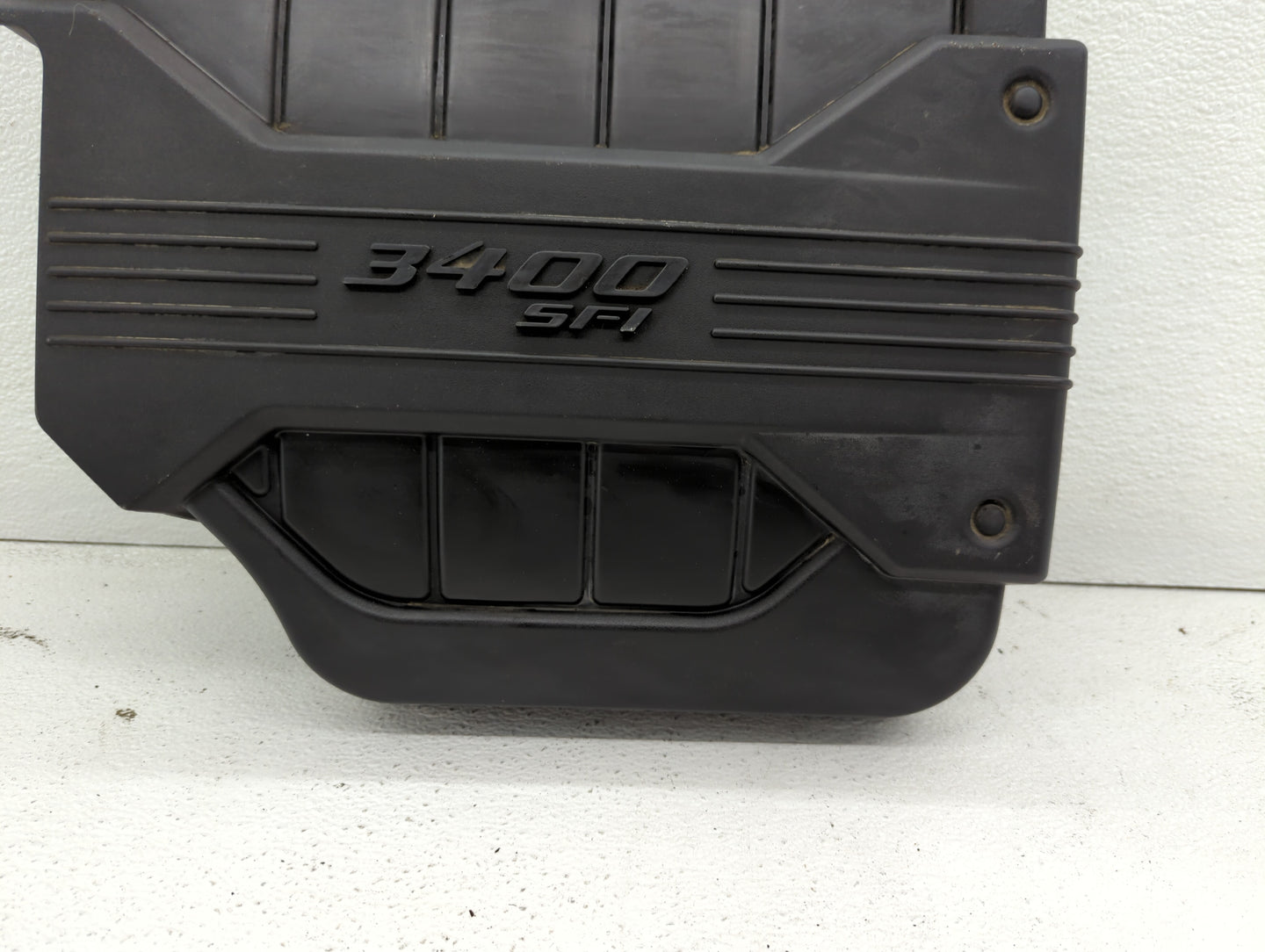 2005 Chevrolet Equinox Engine Cover - Oemusedautoparts1.com