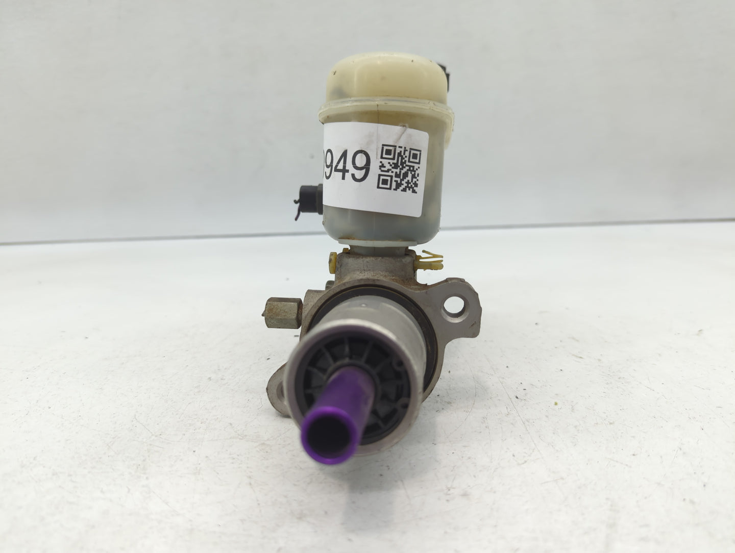 2005-2006 Chevrolet Equinox Brake Master Cylinder - Oemusedautoparts1.com