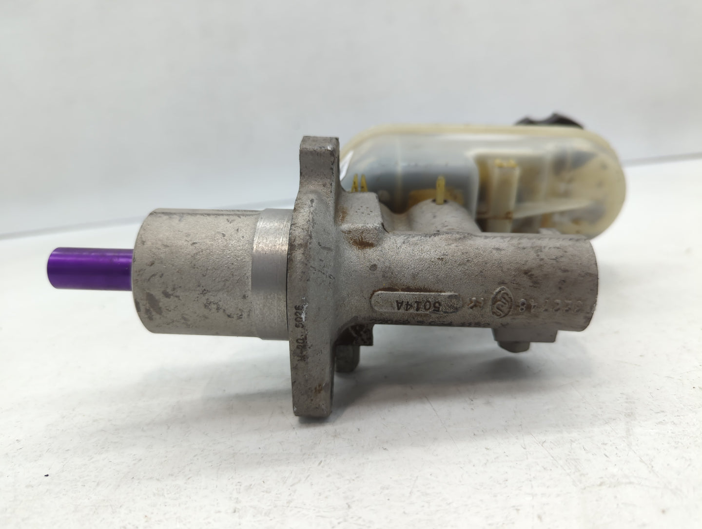 2005-2006 Chevrolet Equinox Brake Master Cylinder - Oemusedautoparts1.com