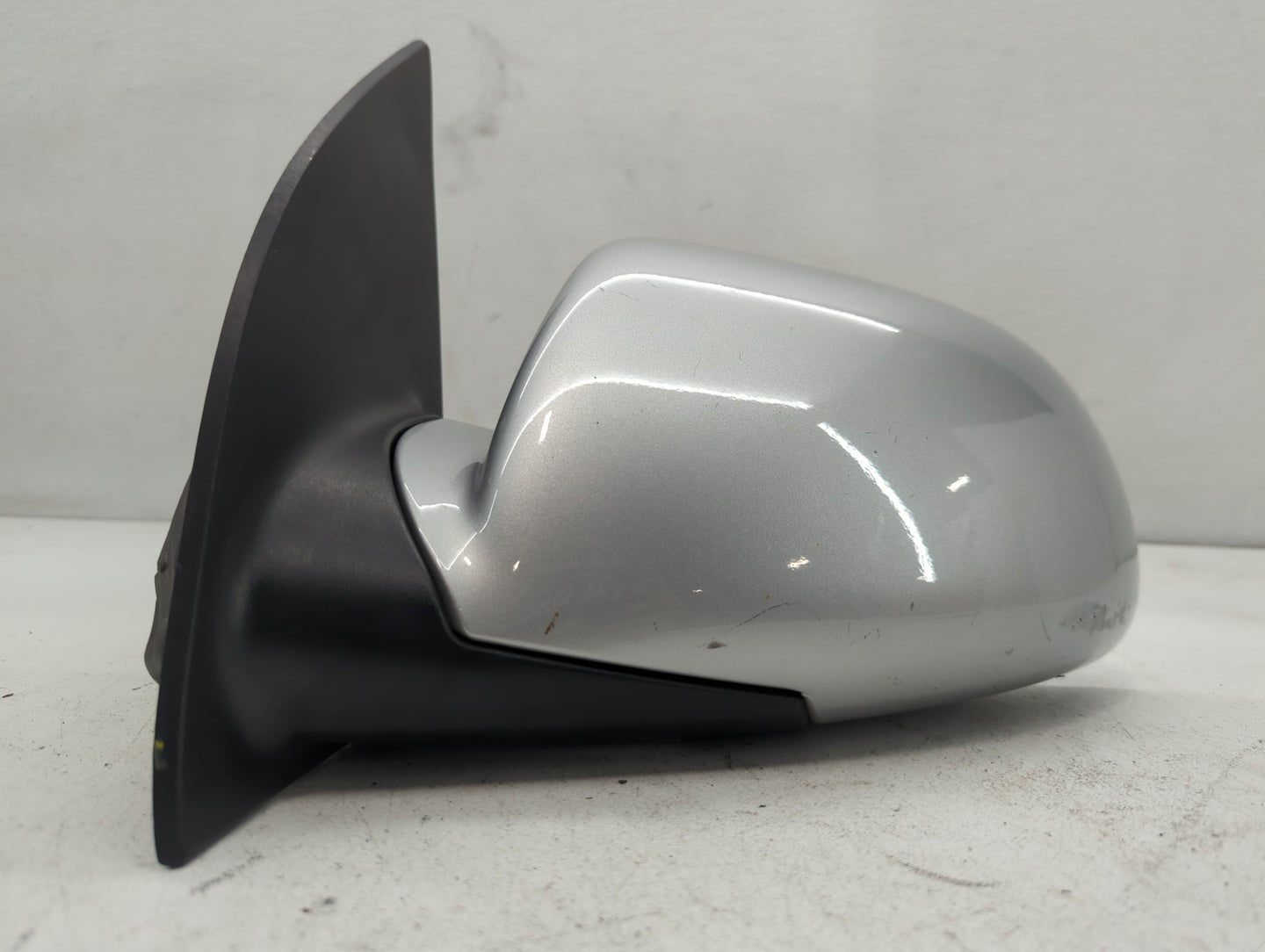 2005-2009 Chevrolet Equinox Driver Side View Mirror - Left Door Mirror OEM Used - Oemusedautoparts1.com