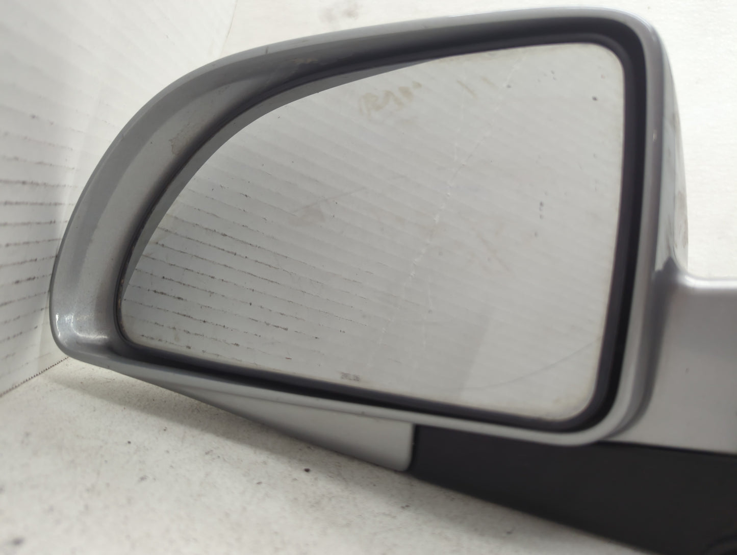 2005-2009 Chevrolet Equinox Driver Side View Mirror - Left Door Mirror OEM Used - Oemusedautoparts1.com