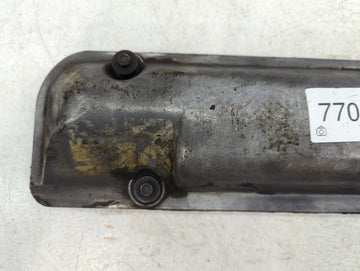 2005 Chevrolet Equinox Passenger Right Cylinder Head Valve Cover P/N:GM 12568147 Fits OEM Used Auto Parts