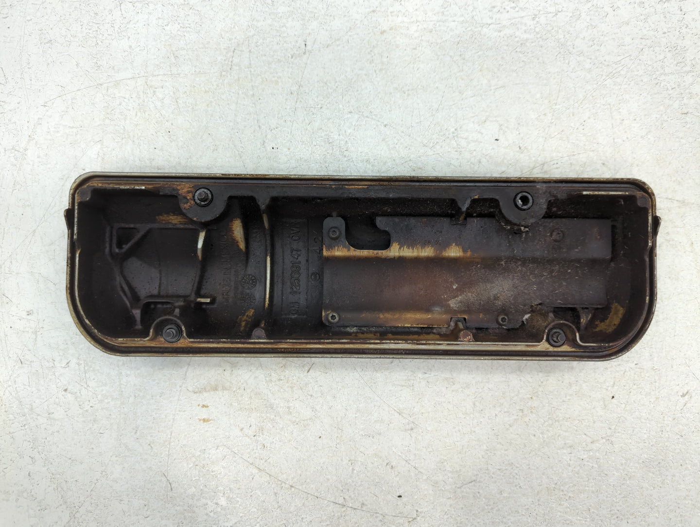 2005 Chevrolet Equinox Passenger Right Cylinder Head Valve Cover P/N:GM 12568147 Fits OEM Used Auto Parts - Oemusedautoparts