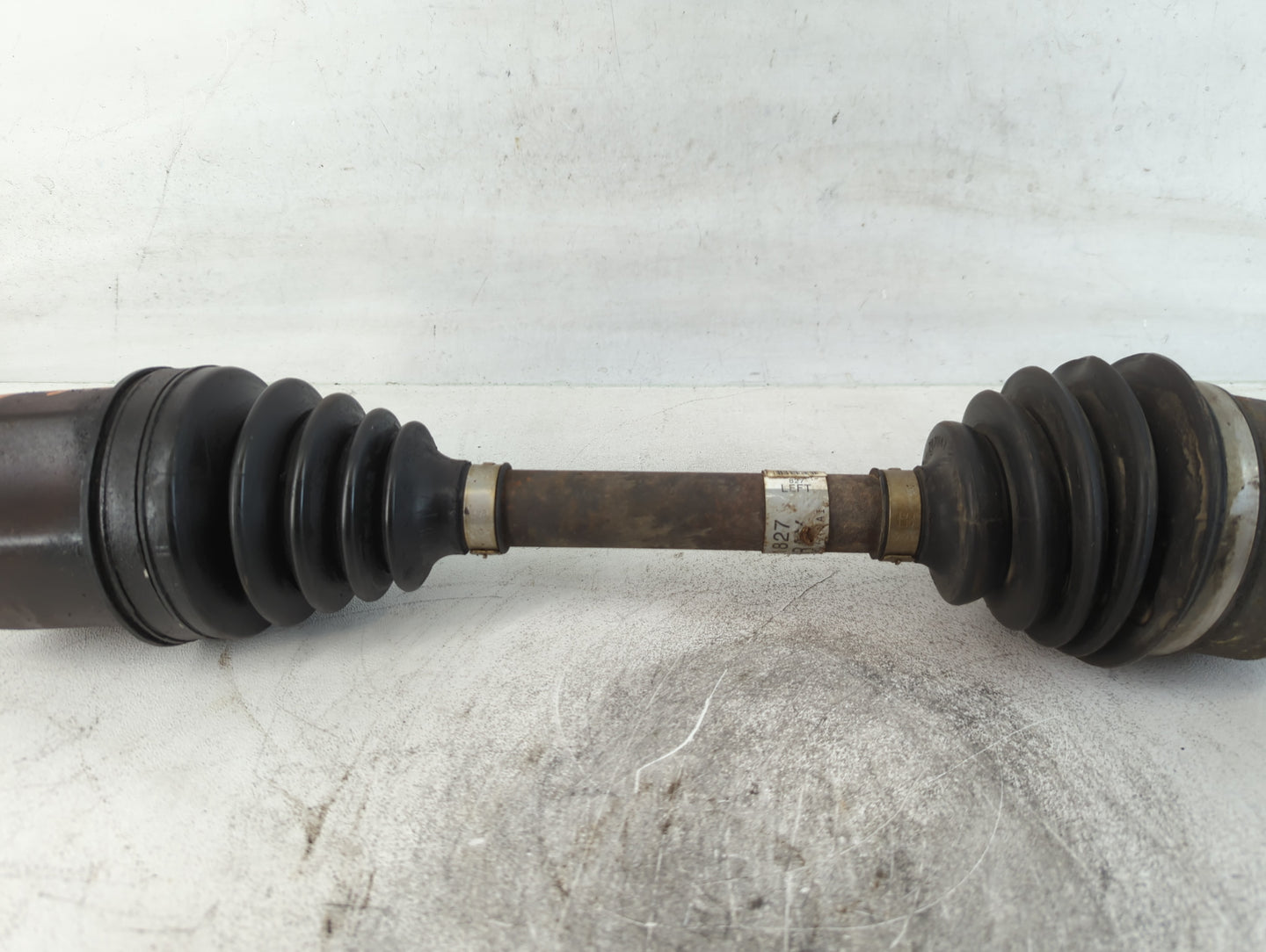 2005-2006 Chevrolet Equinox Axle Shaft Front Driver Cv C/v - Oemusedautoparts1.com