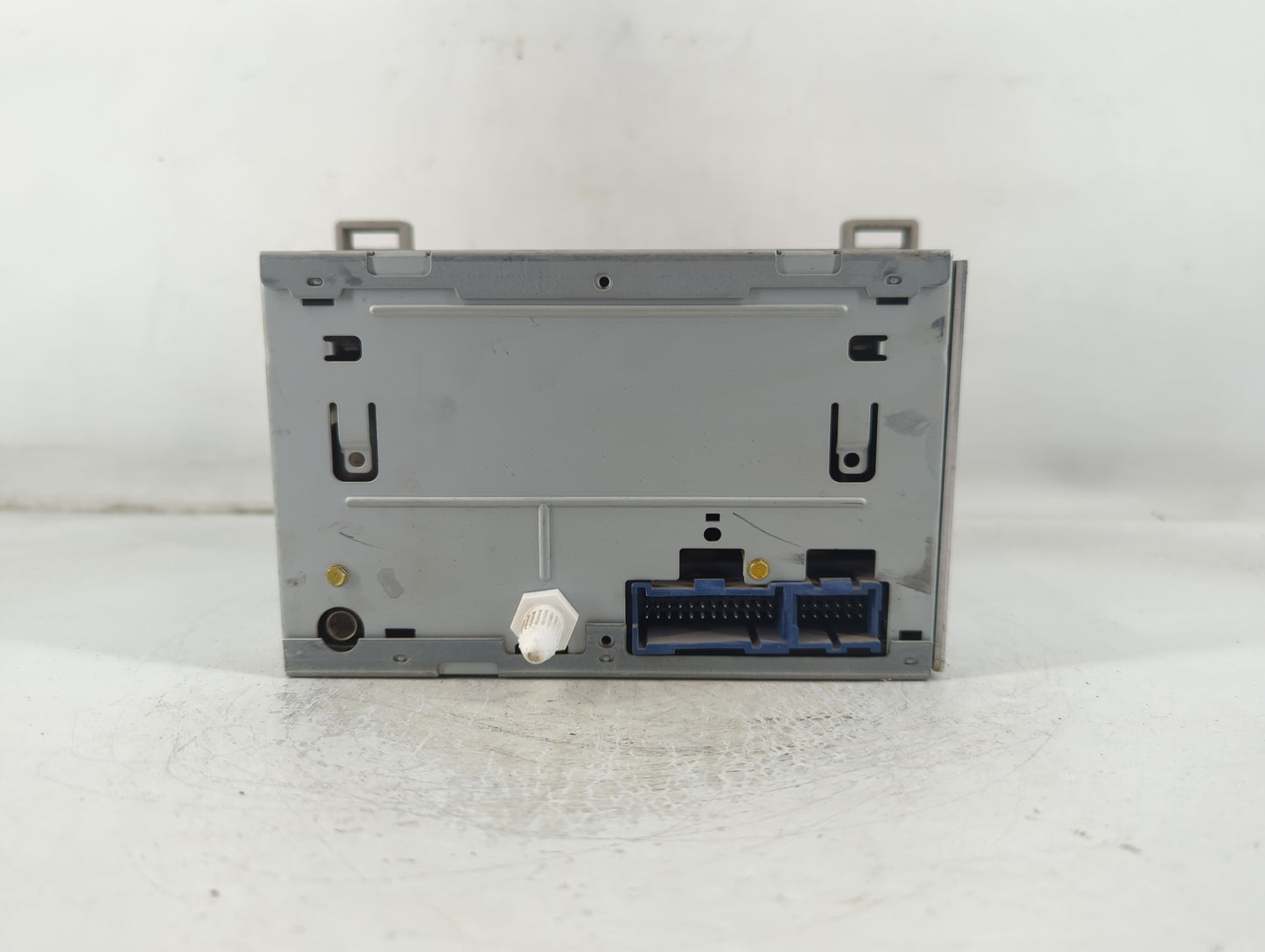 2005 Chevrolet Equinox Radio AM FM Cd Player Receiver Replacement P/N:15806226 Fits OEM Used Auto Parts - Oemusedautoparts1.