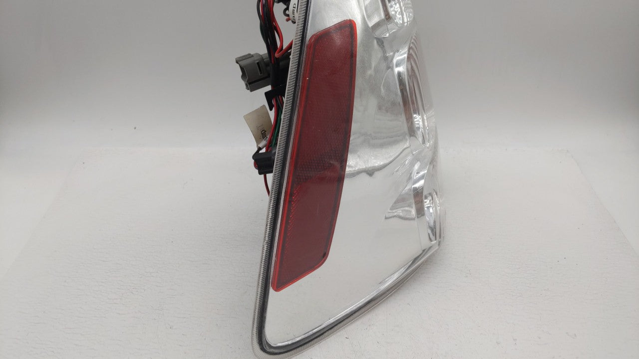 2005 Chevrolet Equinox Tail Light Assembly Passenger Right OEM P/N:GM384-B000R Fits Fits 2006 2007 2008 2009 OEM Used Auto P