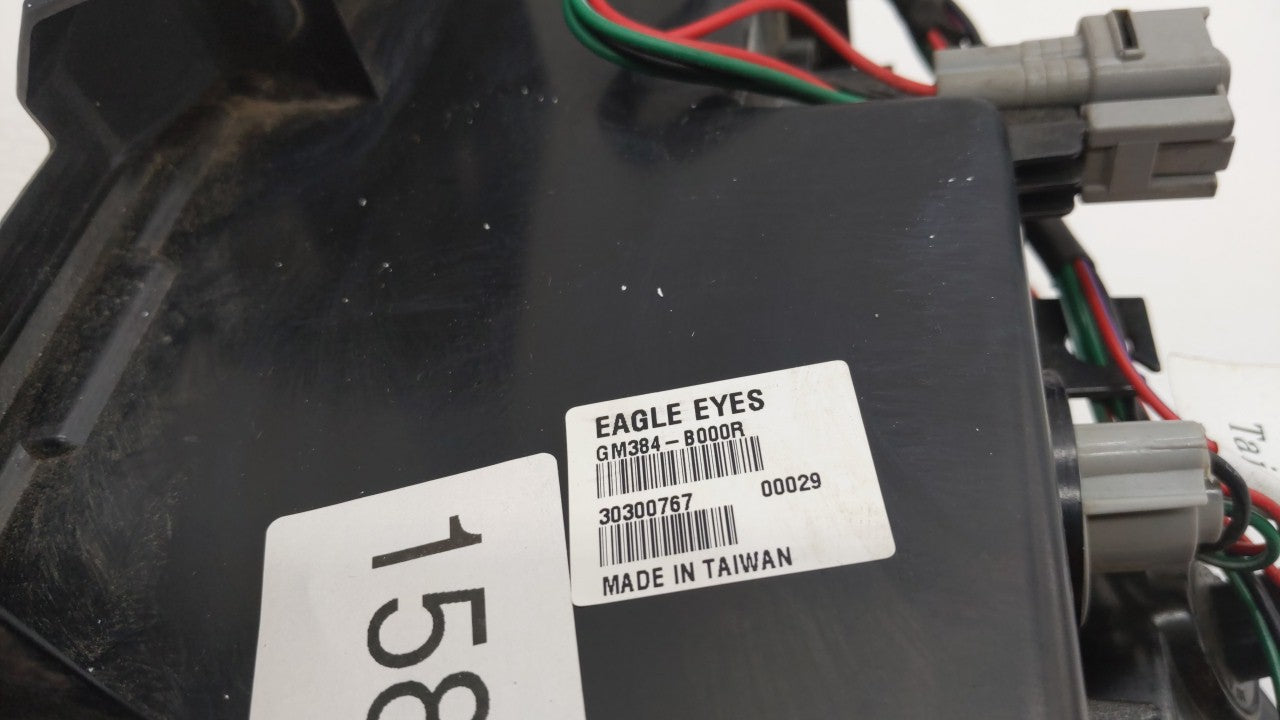 2005 Chevrolet Equinox Tail Light Assembly Passenger Right OEM P/N:GM384-B000R Fits Fits 2006 2007 2008 2009 OEM Used Auto P