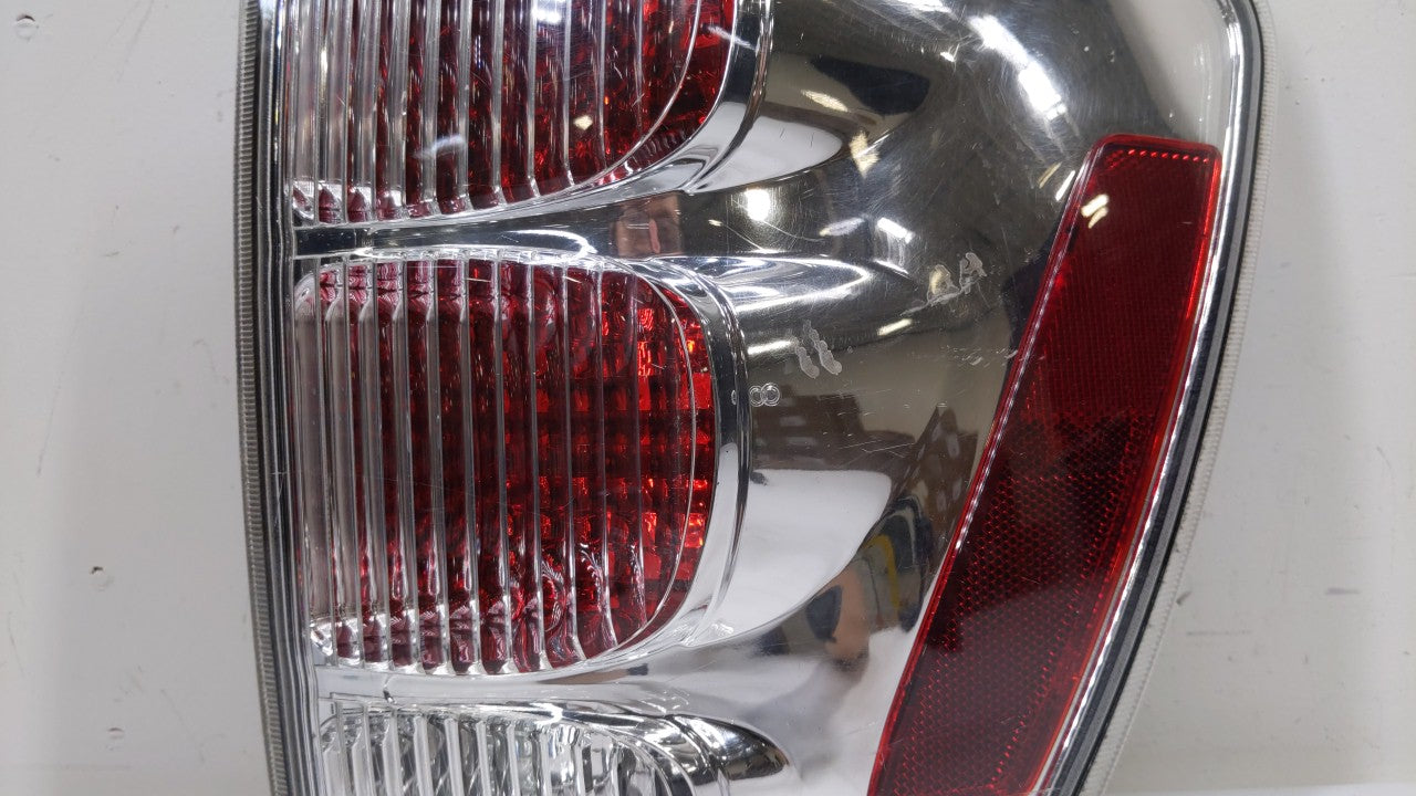 2005 Chevrolet Equinox Tail Light Assembly Passenger Right OEM P/N:548077 30796268, GM384-B000R Fits Fits 2006 2007 2008 200