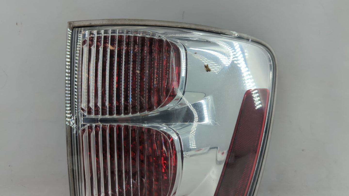 2005 Chevrolet Equinox Tail Light Assembly Passenger Right OEM P/N:548077 30796268, GM384-B000R Fits Fits 2006 2007 2008 200