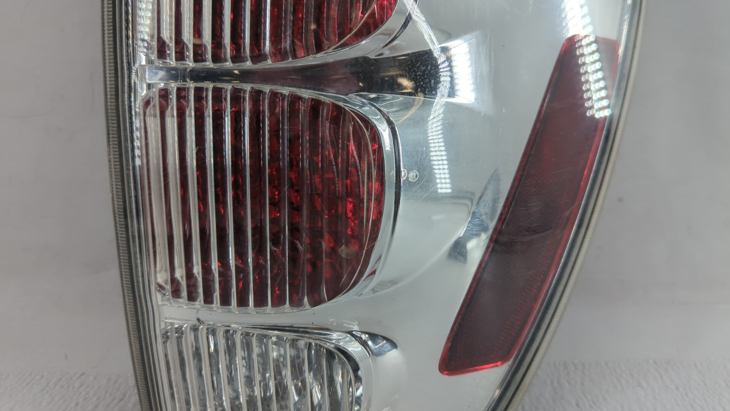 2005 Chevrolet Equinox Tail Light Assembly Passenger Right OEM P/N:548077 30796268, GM384-B000R Fits Fits 2006 2007 2008 200