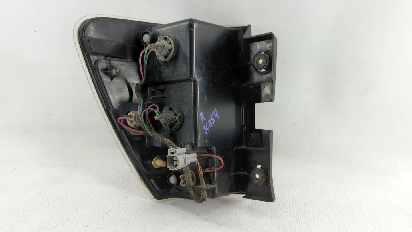 2005 Chevrolet Equinox Tail Light Assembly Passenger Right OEM P/N:548077 30796268, GM384-B000R Fits Fits 2006 2007 2008 200