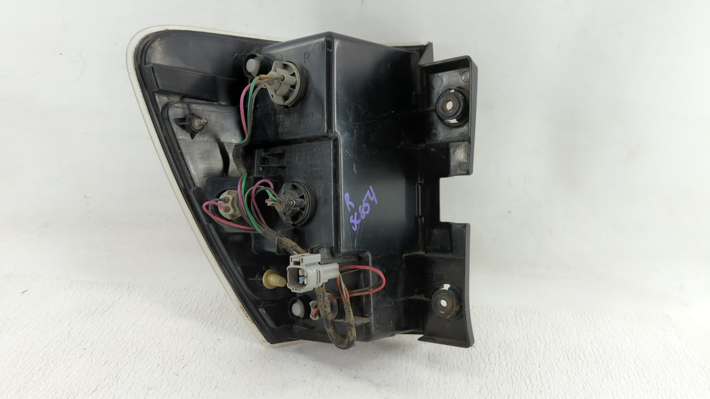 2005 Chevrolet Equinox Tail Light Assembly Passenger Right OEM P/N:548077 30796268, GM384-B000R Fits Fits 2006 2007 2008 200