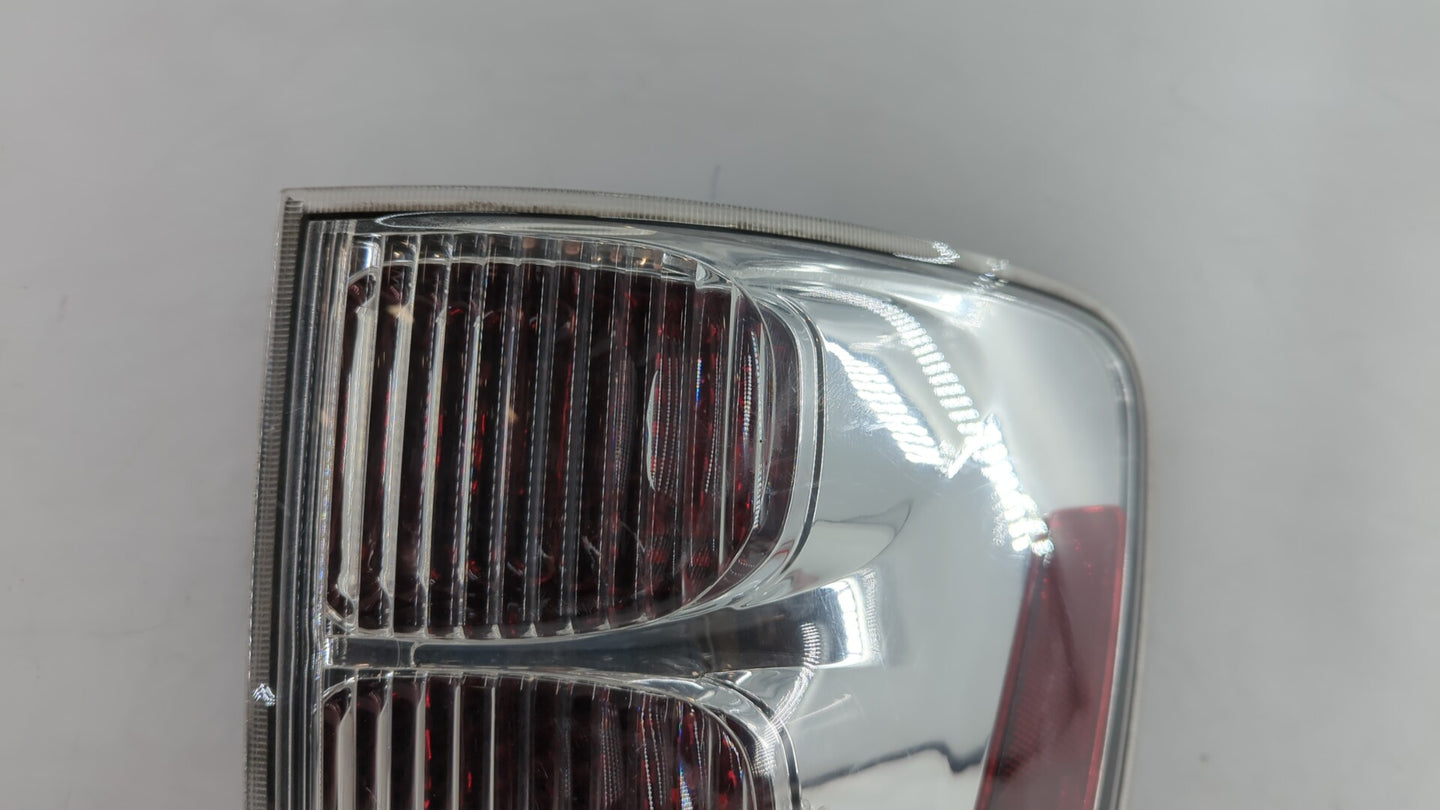 2005 Chevrolet Equinox Tail Light Assembly Passenger Right OEM P/N:548077 30796268, GM384-B000R Fits Fits 2006 2007 2008 200