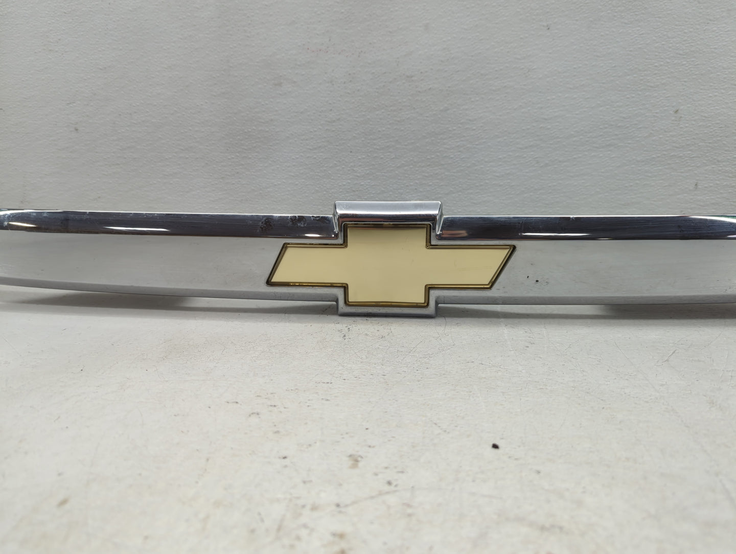 Chevrolet Equinx Tail Finish Panel Oem Chrome - Oemusedautoparts1.com