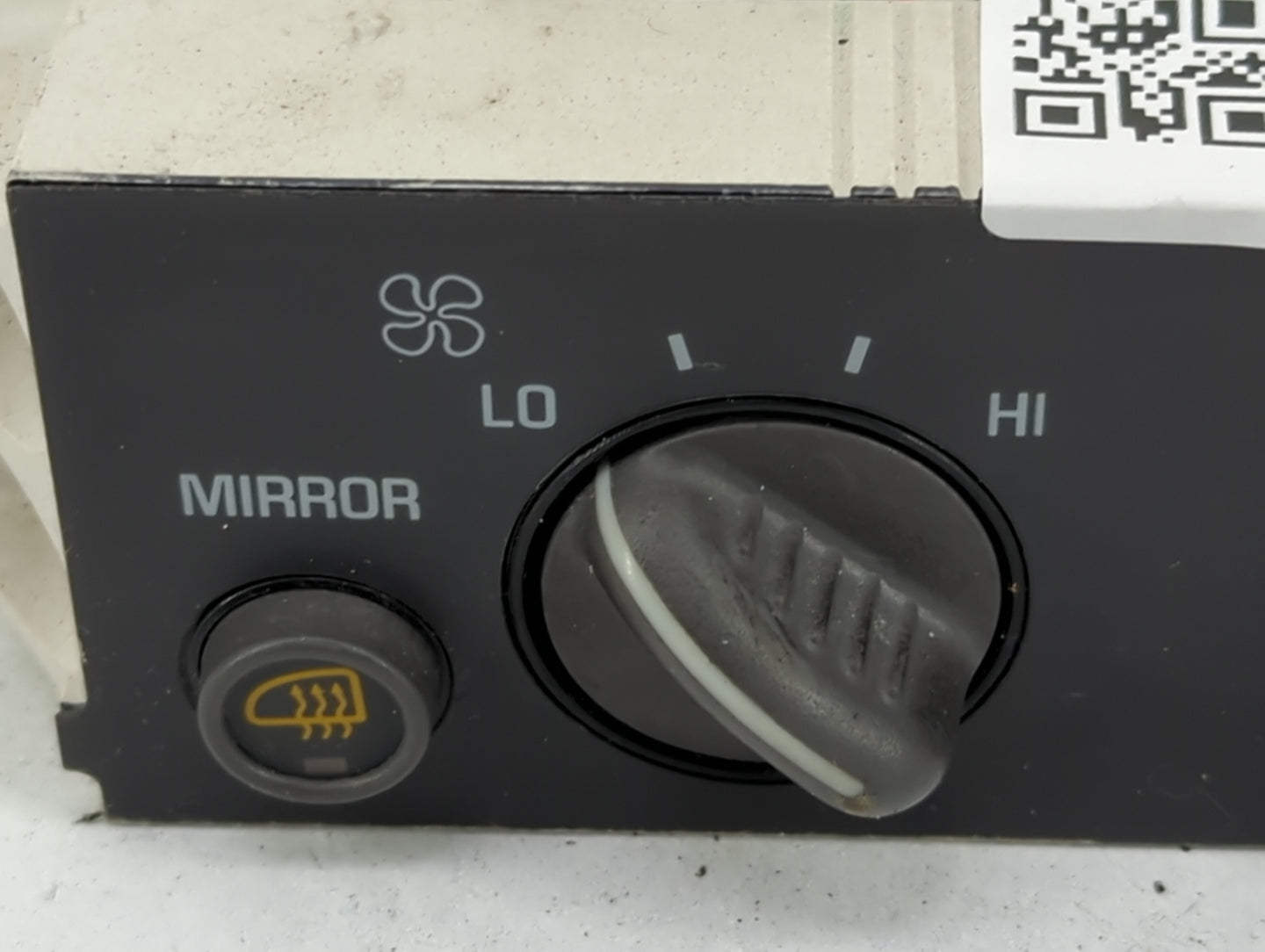 2001-2007 Chevrolet Express 3500 Climate Control Module Temperature AC/Heater Replacement P/N:16202950 Fits OEM Used Auto Pa