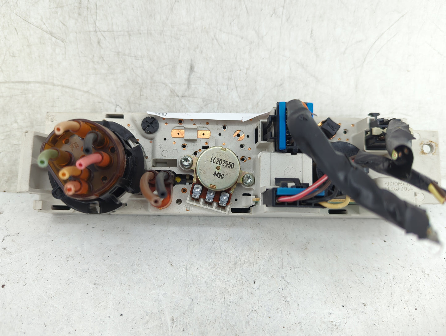 2001-2007 Chevrolet Express 3500 Climate Control Module Temperature AC/Heater Replacement P/N:16202950 Fits OEM Used Auto Pa