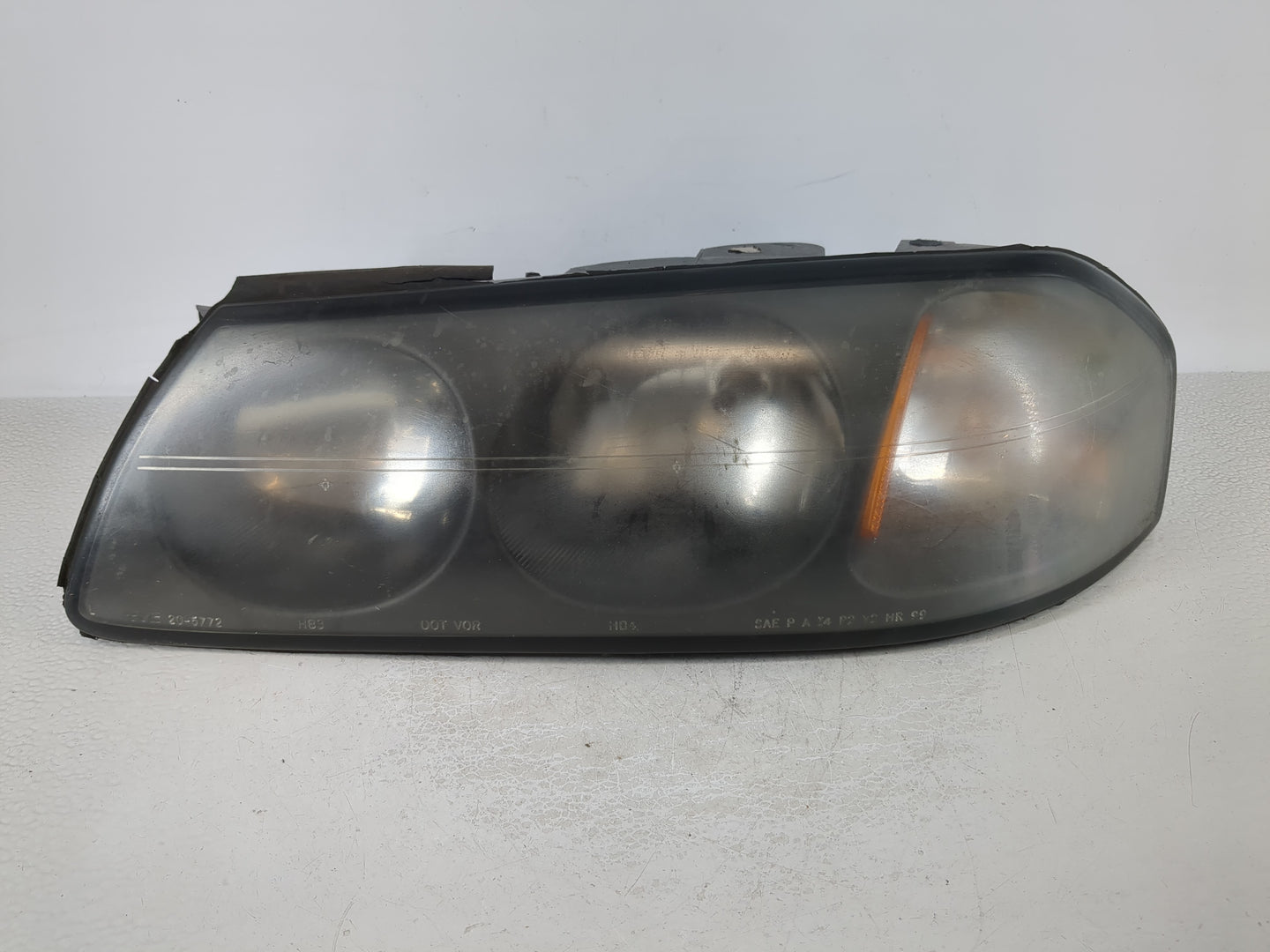 2004-2005 Chevrolet Impala Passenger Right Oem Head Light Headlight Lamp - Oemusedautoparts1.com