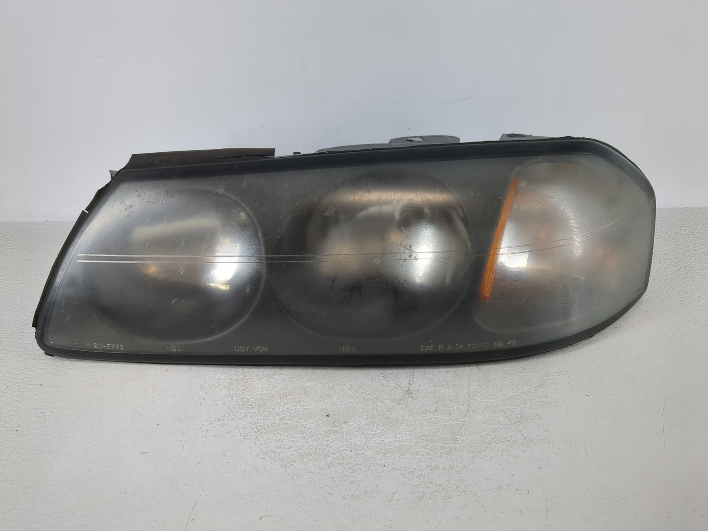 2004-2005 Chevrolet Impala Passenger Right Oem Head Light Headlight Lamp - Oemusedautoparts1.com