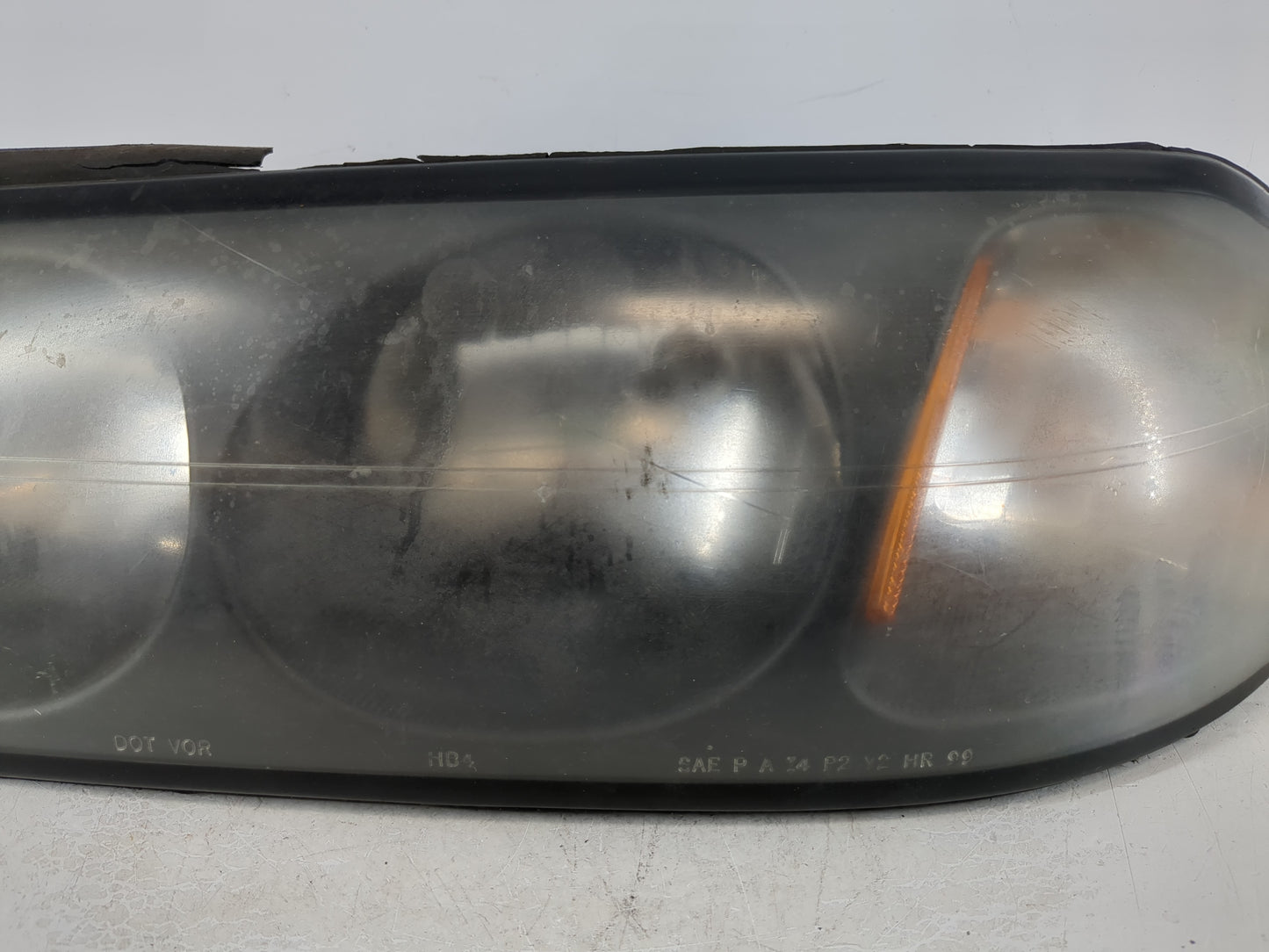2004-2005 Chevrolet Impala Passenger Right Oem Head Light Headlight Lamp - Oemusedautoparts1.com