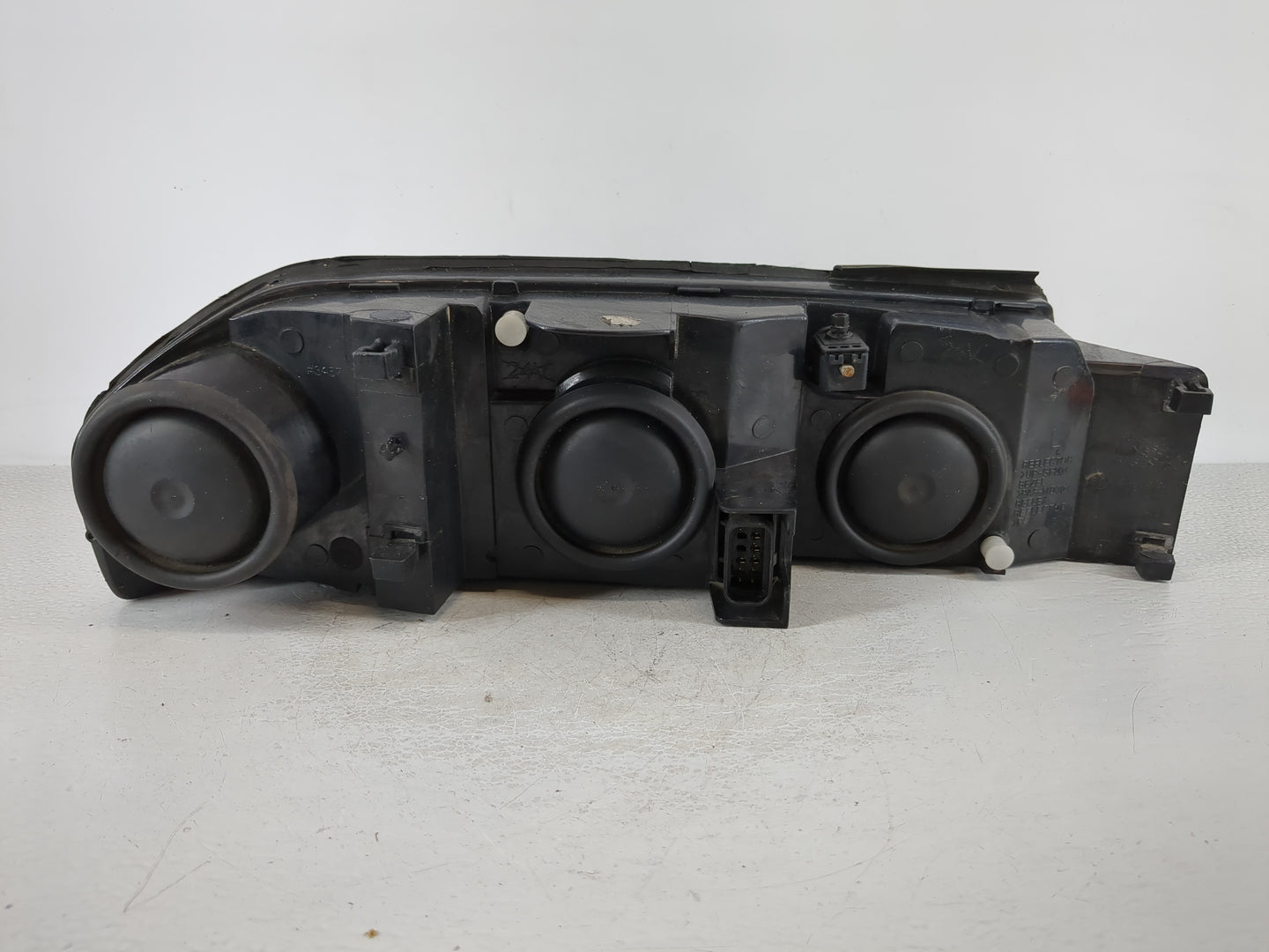 2004-2005 Chevrolet Impala Passenger Right Oem Head Light Headlight Lamp - Oemusedautoparts1.com