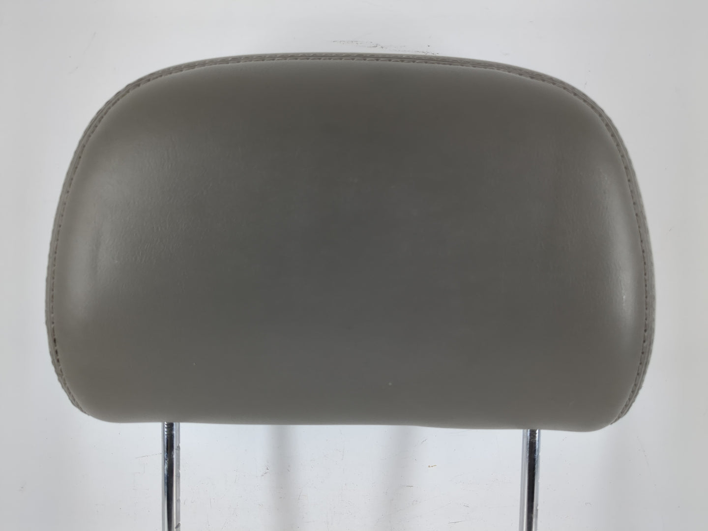 2001-2005 Chevrolet Impala Headrest Head Rest Front Driver Passenger Seat Fits Fits 2001 2002 2003 2004 2005 OEM Used Auto P