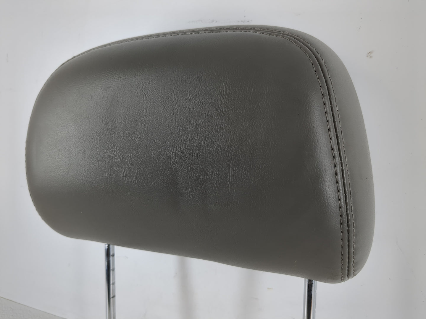 2001-2005 Chevrolet Impala Headrest Head Rest Front Driver Passenger Seat Fits Fits 2001 2002 2003 2004 2005 OEM Used Auto P